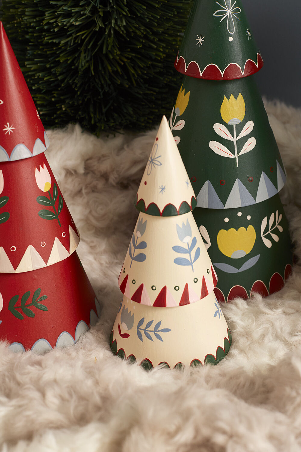 Be Merry Tree, White