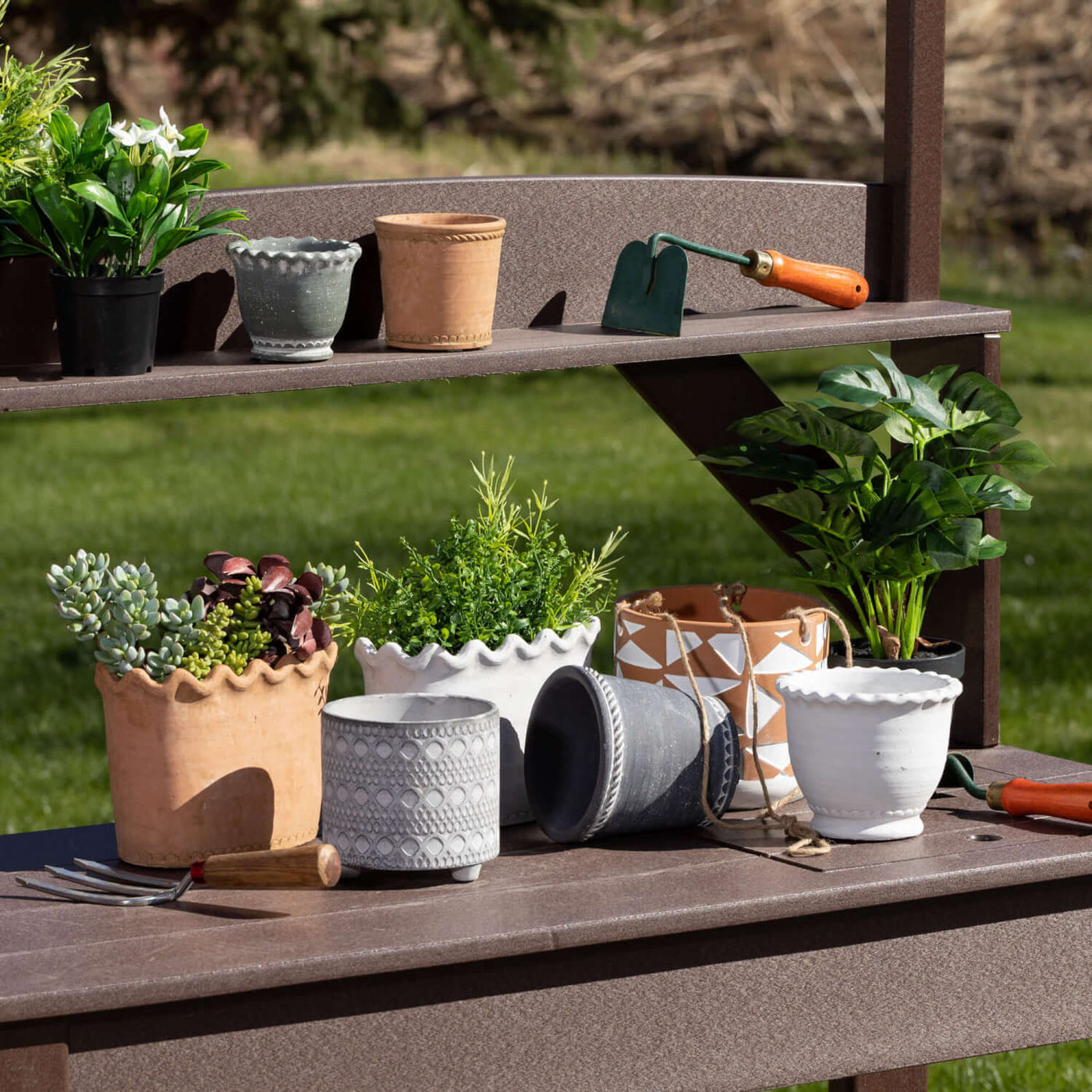 White Scalloped Edge Pot, 6"